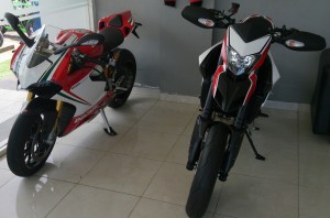 Panigale_1199_and_Hypermotard