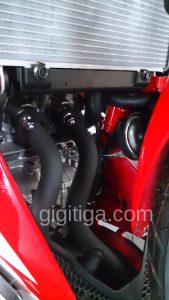cbr250rr-2016-red-wahana-radiator-close-up