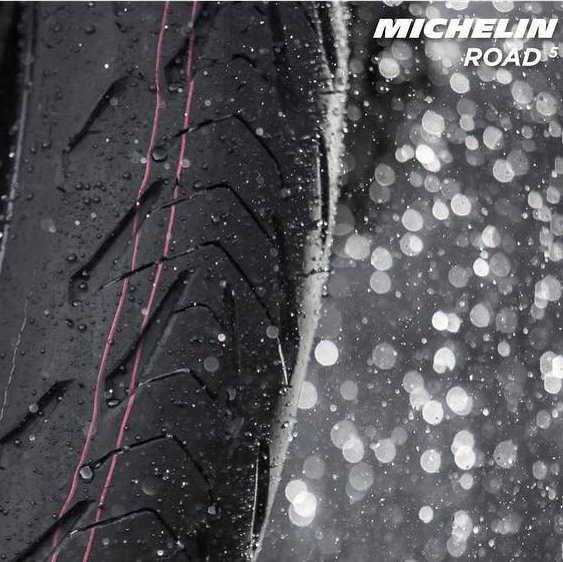 Ban Michelin ROAD 5. Suksesor Michelin Pilot Road 4